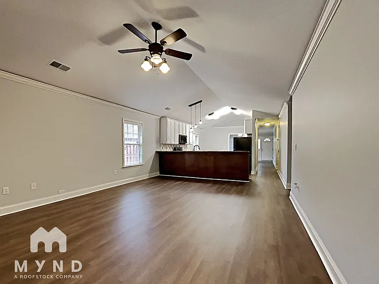 2086 Edgewood Dr — Photo 6