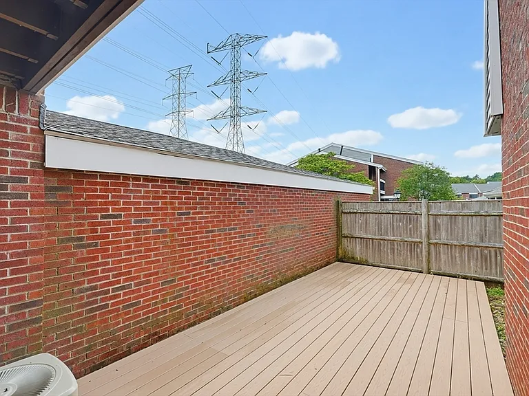 52 Rosewood Dr #52 — Photo 38