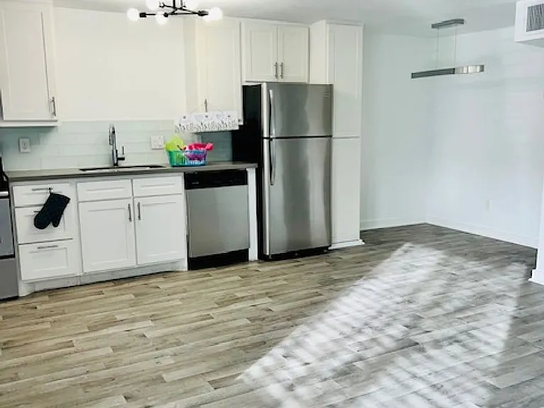 1717 Norfolk St — Photo 16