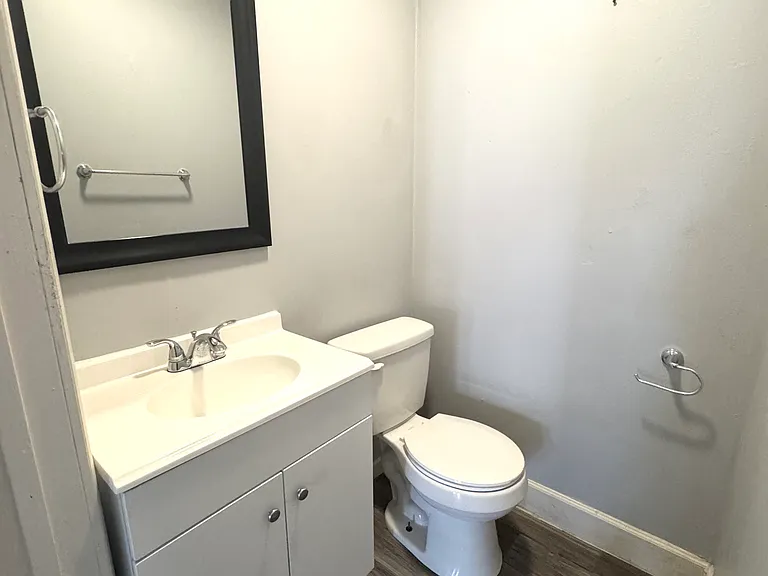 1/2 Bath