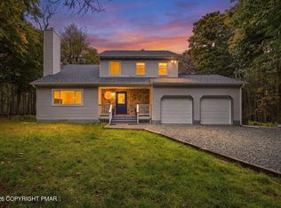 1018 Valley Rd, Newfoundland, PA 18445
