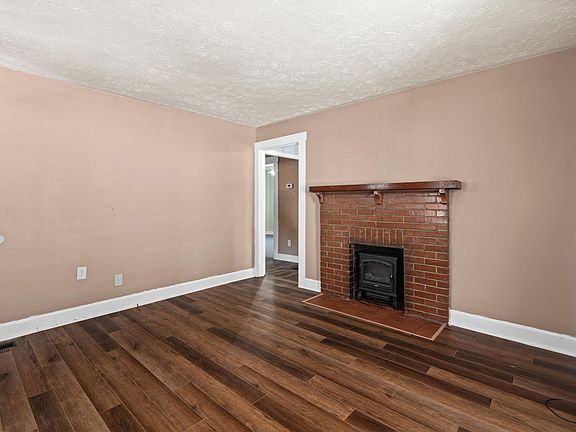 3rd image of 108 Adair St