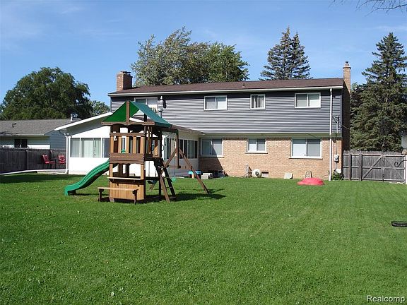 4th image of 1332 Norfolk Ave