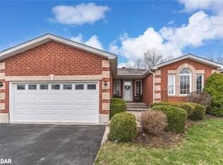 94 Crompton Dr, Barrie, ON L4M6P1