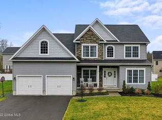 5 Jennifer Dr, Mechanicville, NY 12118