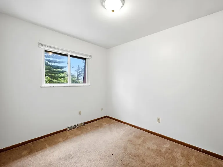 1567 Briarwood Ave — Photo 1