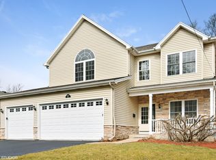 917 E Indiana St, Wheaton, IL 60187