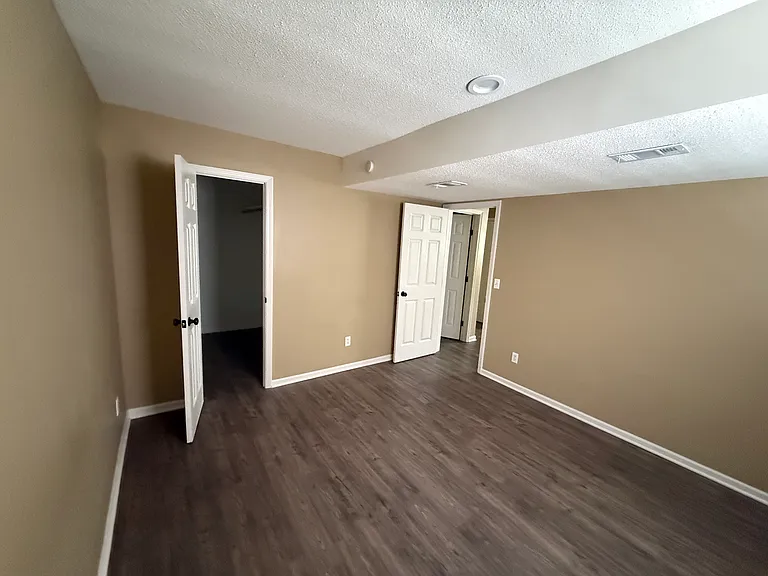 1908 W Barber Ave — Photo 15