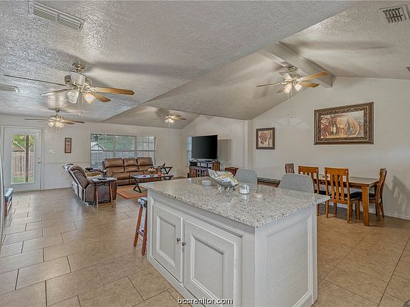 3rd image of 1102 Forest Glen Ct