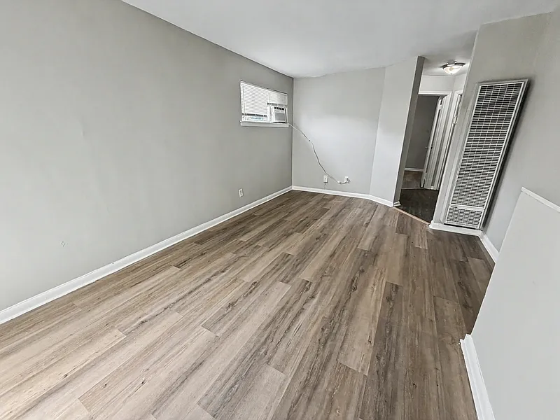 2086 Hubert Ave #2