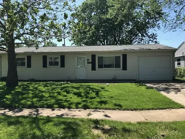 1206 Mount Vernon Dr, Bloomington, IL 61704
