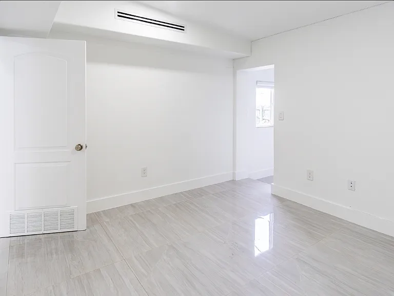 4651 SW 97th Ct — Photo 32