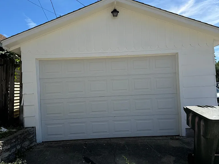 101 N Irwin St — Photo 8