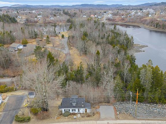 2nd image of 106 Letete Rd