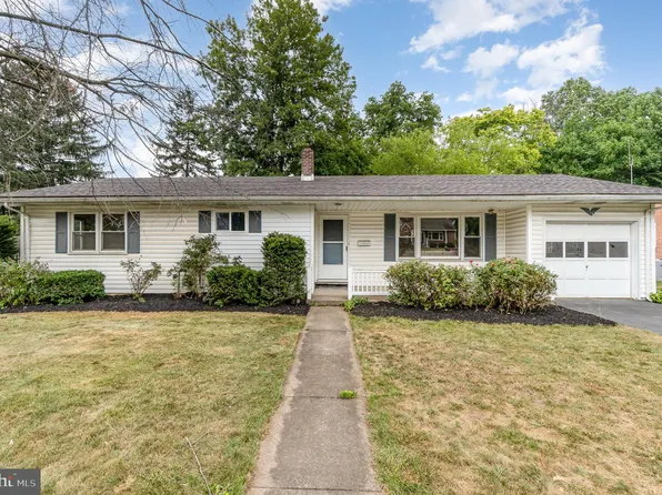 514 W Keller St, Mechanicsburg, PA 17055