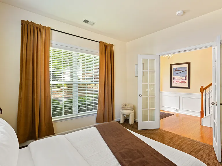 Pecan Knoll Dr — Photo 38