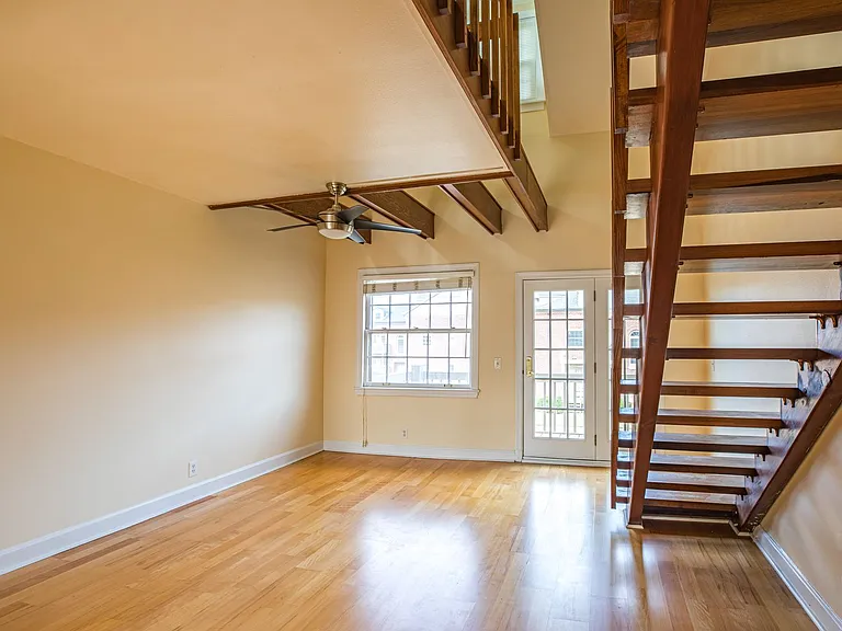 1550 Palm Ave — Photo 7