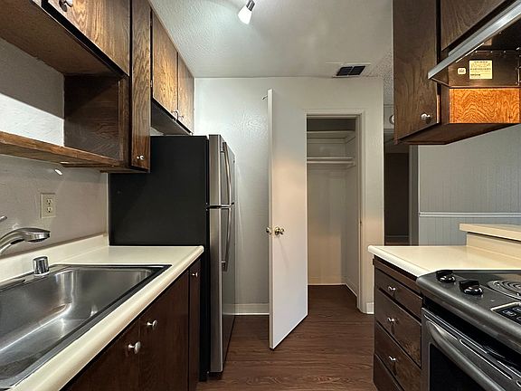 2nd image of 2818 O St APT 4