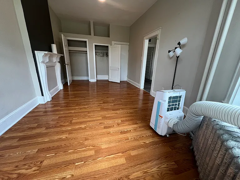 703 Newington Ave #2F — Photo 4