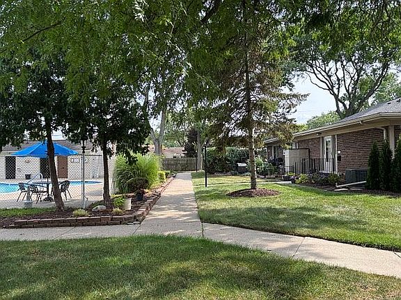 3rd image of 22303 Kinyon St
