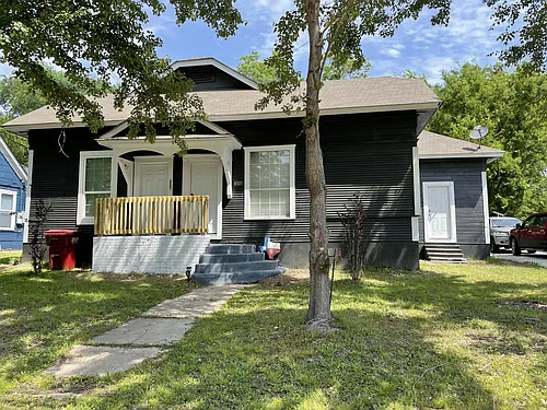 112 Yates St Photo 1