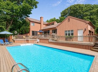 39 Spring Pond Ln, Southampton, NY 11968