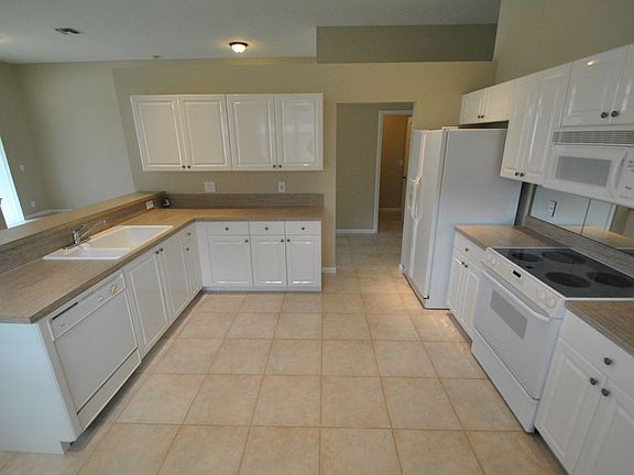 4th image of 5248 Ventura Dr