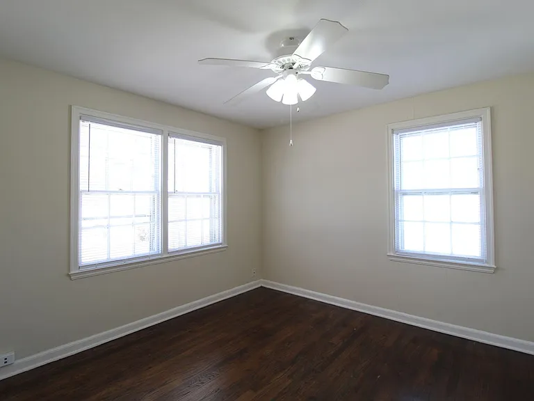 4401 S Parkway Dr — Photo 6