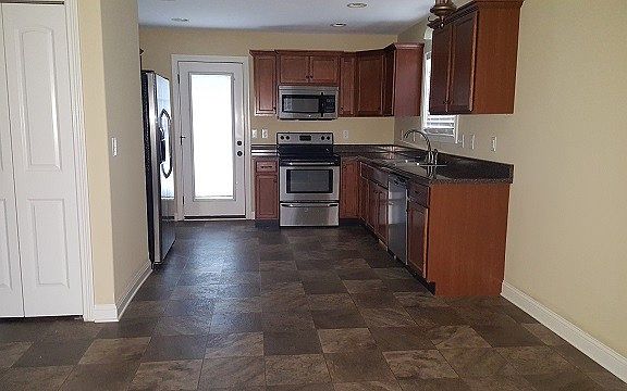 3rd image of 699 Fox Trail Ct