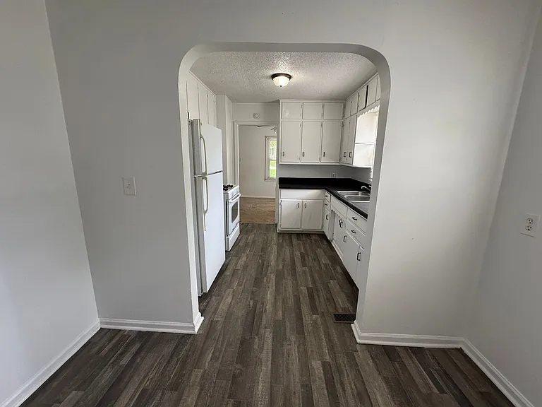 1088 S Morgantown Rd — Photo 12