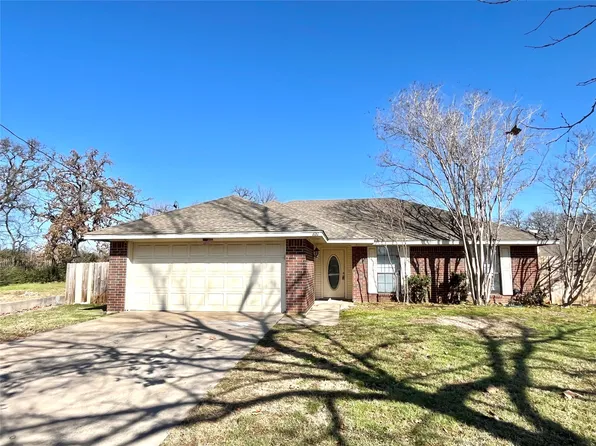 820 Royal Meadow St, Denton, TX 76209