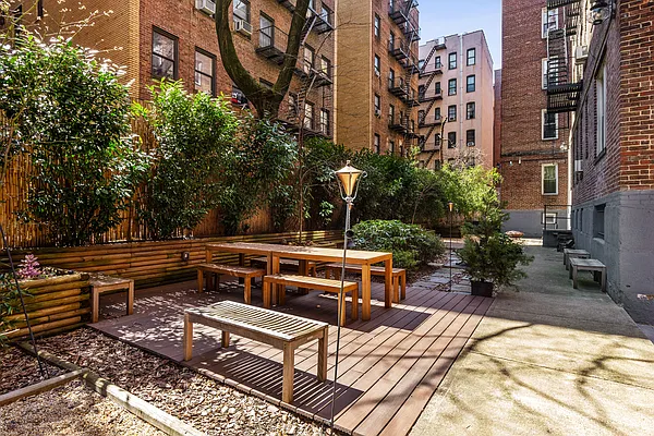 Sold by Nu Place Realty | media 6