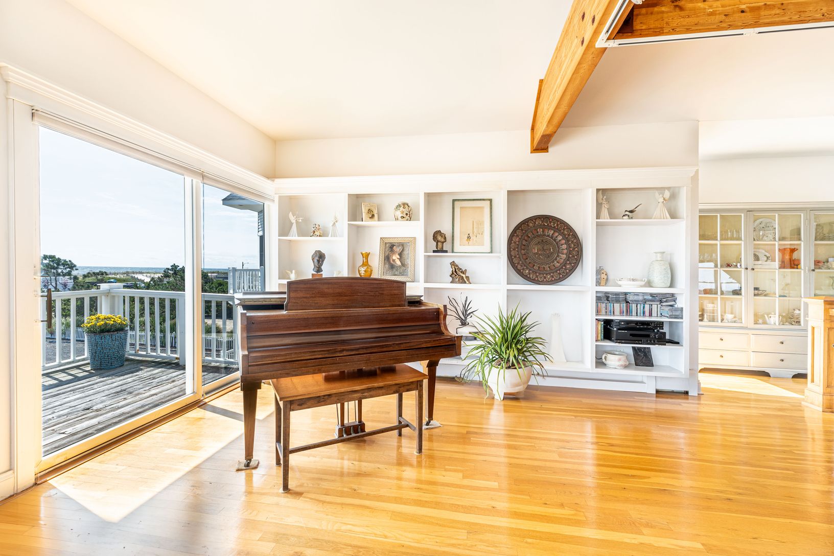  Plenty of Natural Light