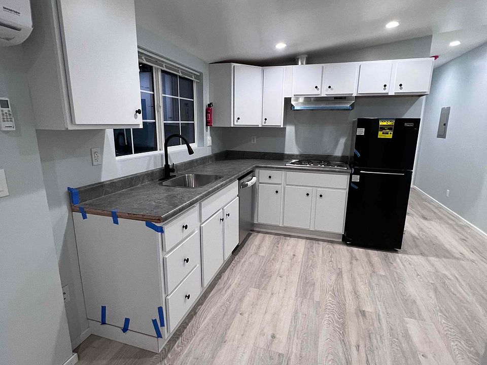 1st image of 379 Washington St #2
