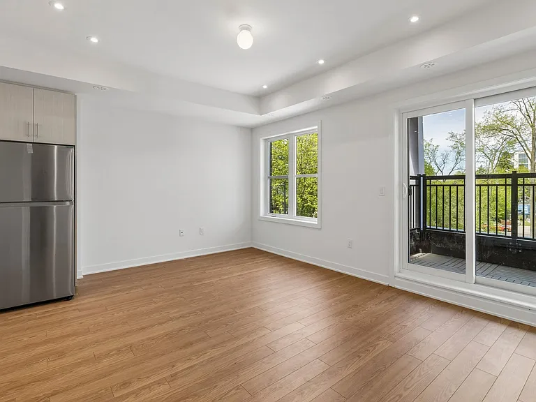 15100 Yonge St #206 — Photo 9