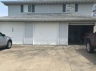1705 Parklake Dr, Morris, IL