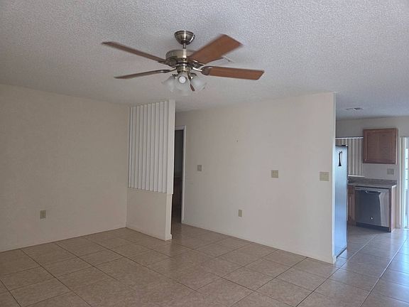 3rd image of 4718 Leucadendra Dr