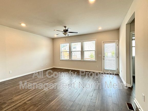 2nd image of 3518 Hidden Valley Cir