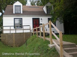 2210 School St, Rockford, IL 61101