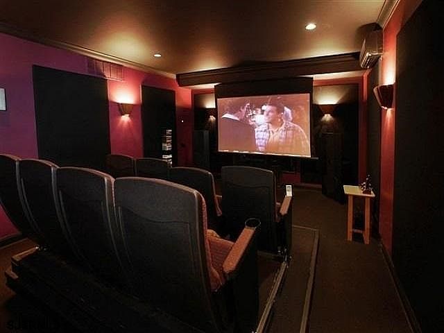 2nd image of 10 Pond Ln