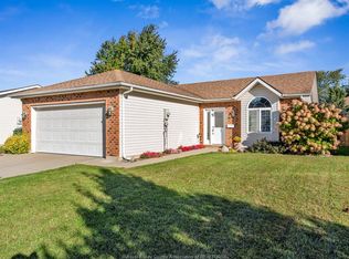 27 Eastgrove Cres, Leamington, ON N8H 5J7