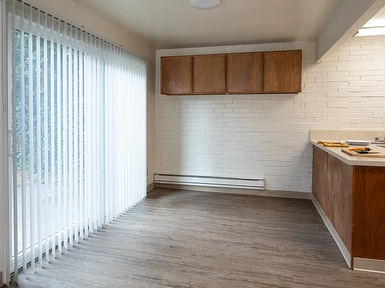 Kingway Apartments — Photo 5