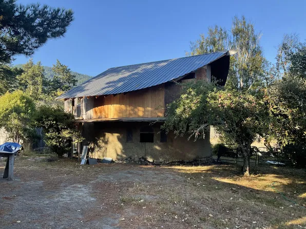 1000 Lighthouse Rd, Petrolia, CA 95558