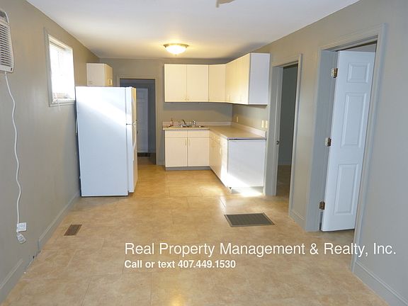 3rd image of 301 W Lyman Ave