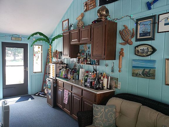 4-season room bar