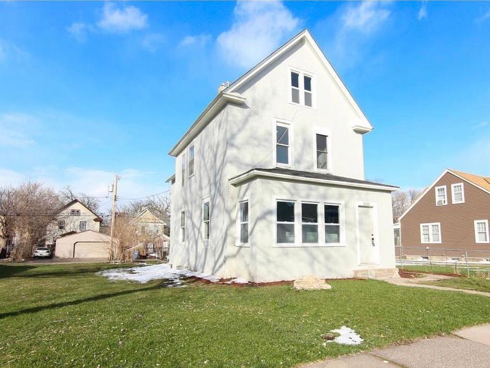 1st image of 2030 Willow Ave N #1