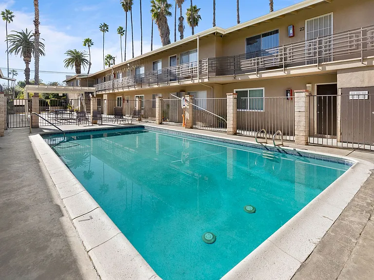 Briarwood Apartments - Riverside, CA — Photo 32