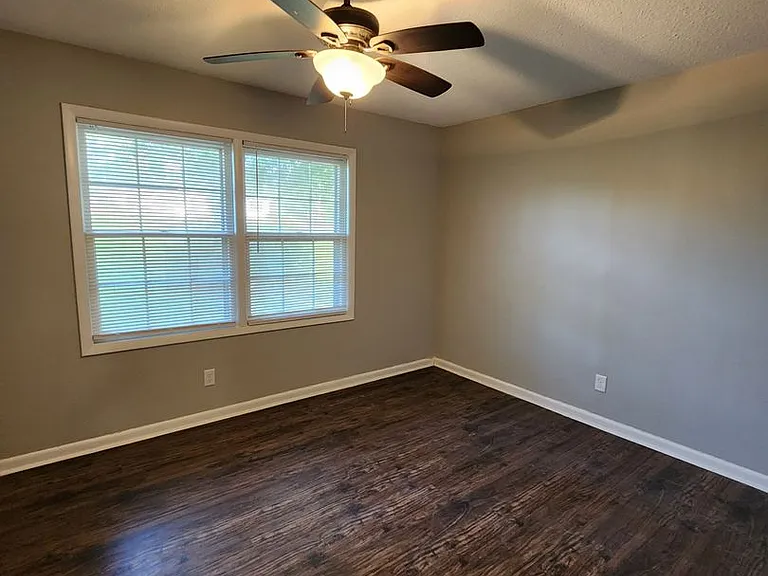 2205 Gornto Rd — Photo 20