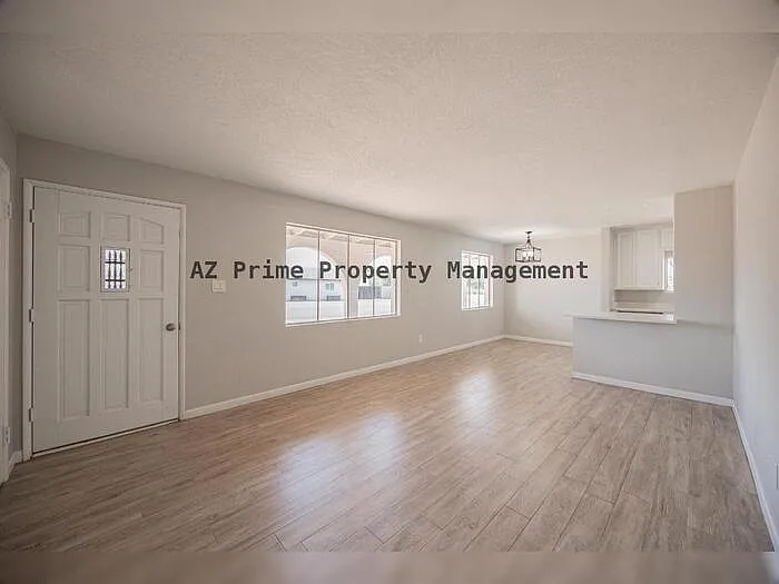 1140 W 7th St — Photo 5