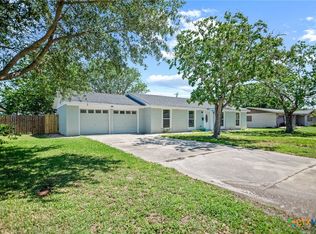 210 Travis St, Port Lavaca, TX 77979